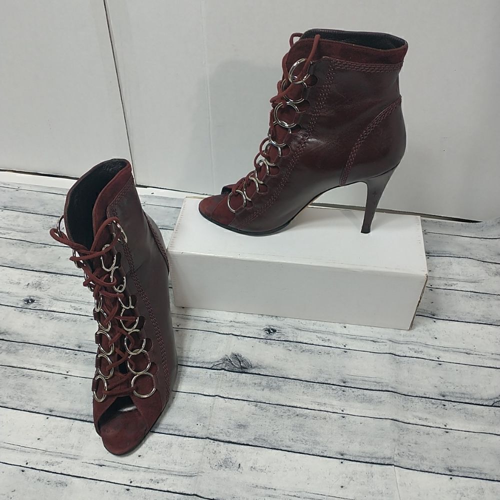 Brian Atwood Womans SZ US 8 EUR 39 Burgundy Adele Booties